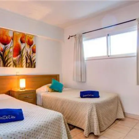 Remarkable 2 Bedroom Land View, Free Airport Transfers * Portimao